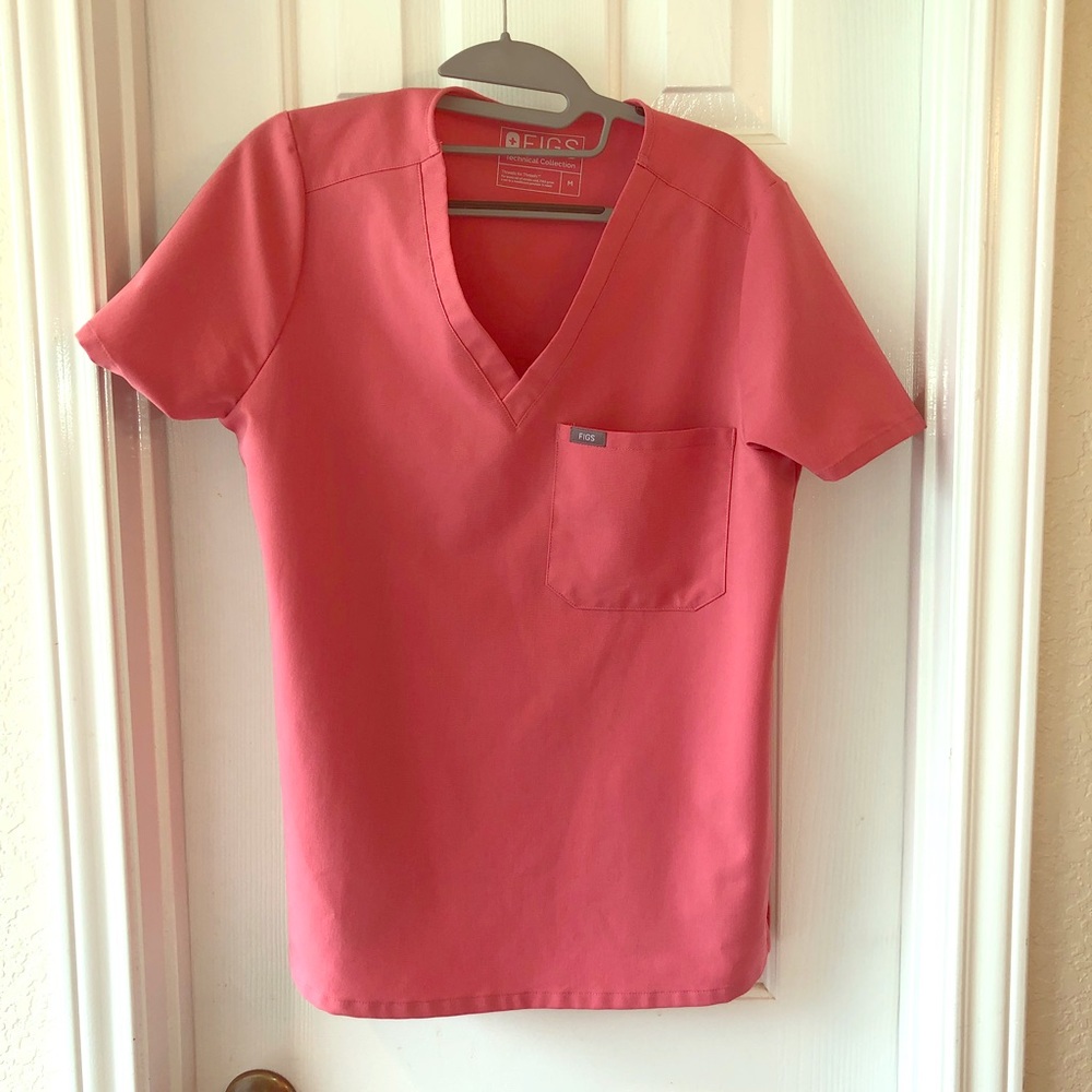 Figs scrub top